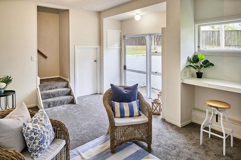 Photo of property in 46 Grays Road, Plimmerton, Porirua, 5026