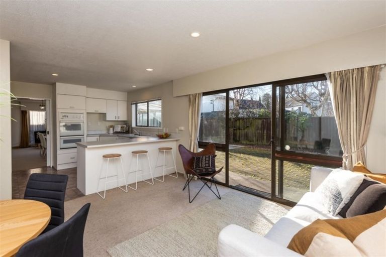 Photo of property in 11 Jamell Place, Avonhead, Christchurch, 8042