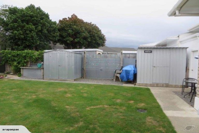 Photo of property in 55 Karaka Crescent, Levin, 5510