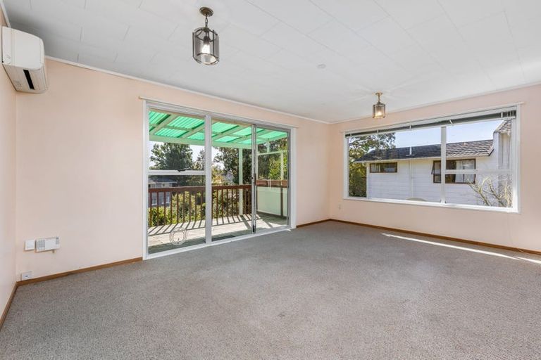 Photo of property in 3 Morriggia Place, Bayview, Auckland, 0629