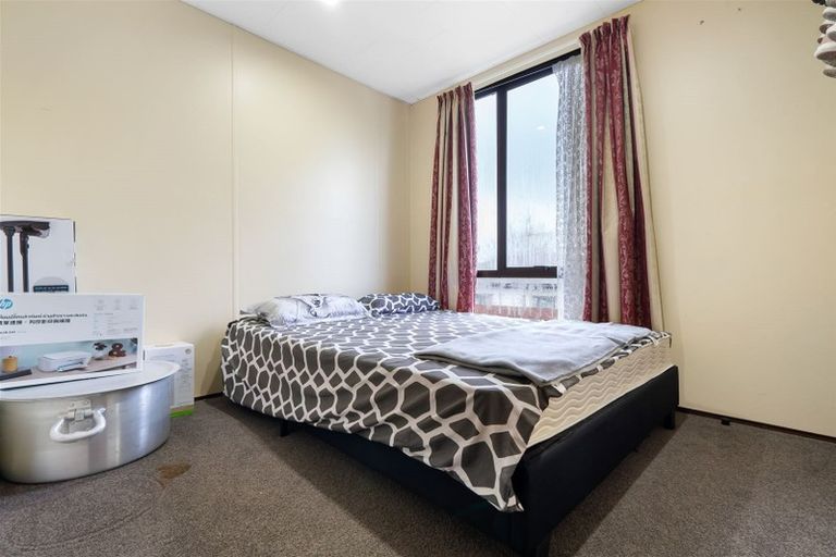 Photo of property in 2/11 Nearco Street, Randwick Park, Auckland, 2105