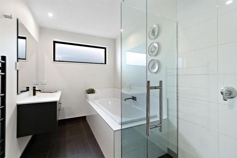 Photo of property in 8 Turnbull Crescent, Wanaka, 9305