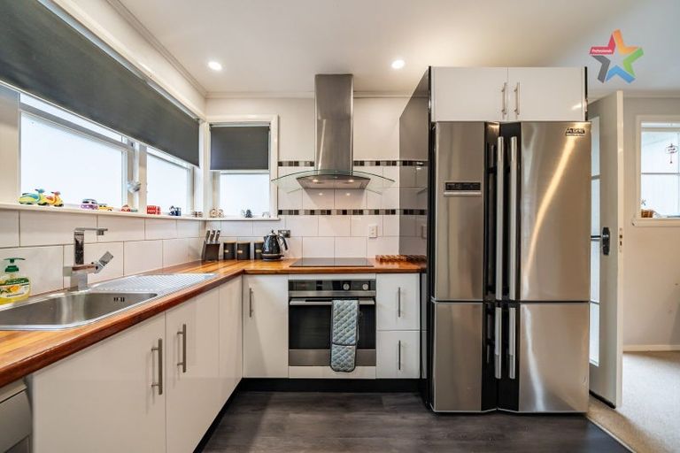 Photo of property in 23 Wyndrum Avenue, Waterloo, Lower Hutt, 5011