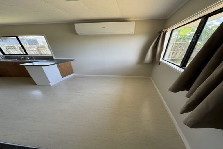 Photo of property in 64 Solar Road, Glen Eden, Auckland, 0602