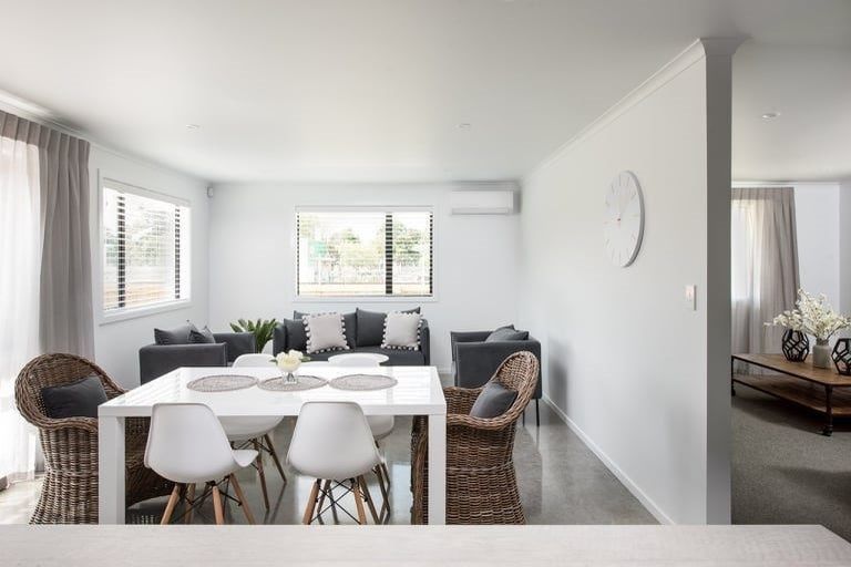 Photo of property in 15 Vogwill Road, Kumeu, 0810