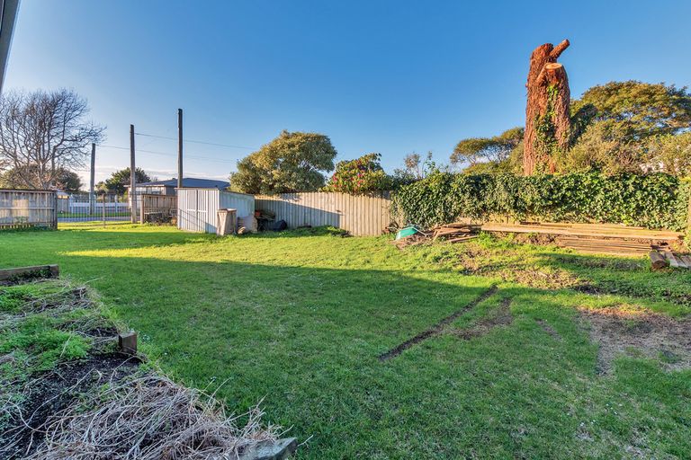 Photo of property in 1 Valley Road, Waiuku, 2123