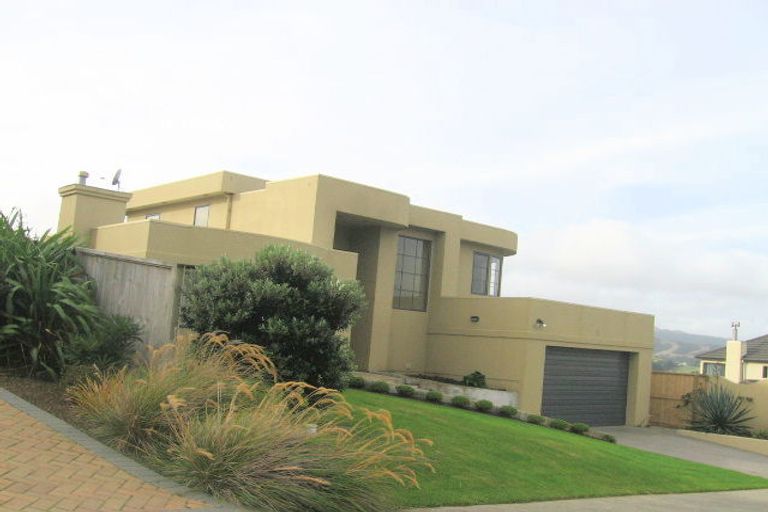 Photo of property in 19 Pendennis Point, Camborne, Porirua, 5026