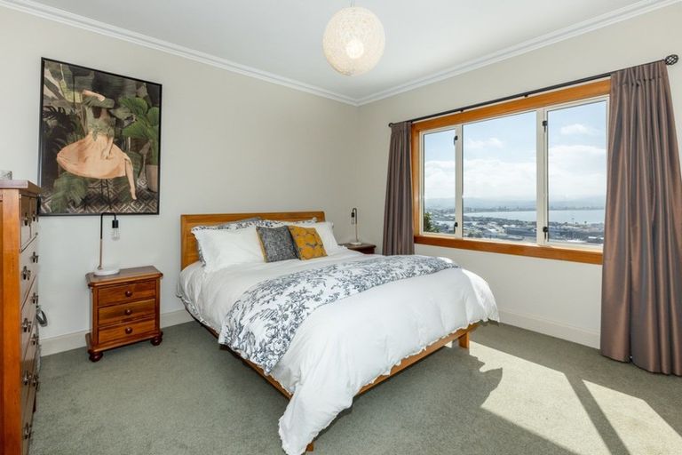 Photo of property in 8 Lambton Road, Hospital Hill, Napier, 4110