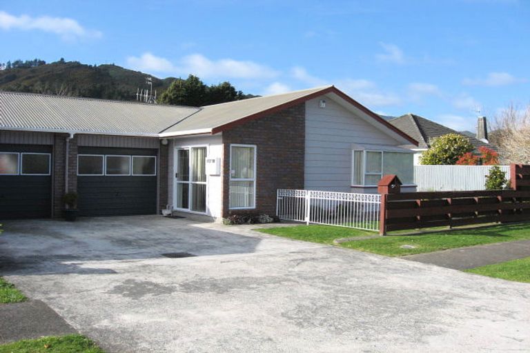 Photo of property in 1b Wood Street, Wainuiomata, Lower Hutt, 5014