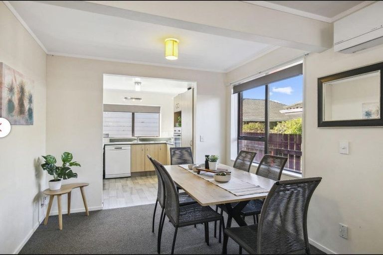 Photo of property in 2/29a Parkvale Road, Karori, Wellington, 6012