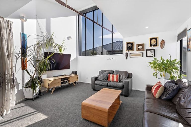 Photo of property in 27 Holiday Drive, Mairehau, Christchurch, 8052