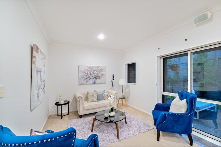 Photo of property in 16 Midhurst Avenue, Henderson, Auckland, 0612