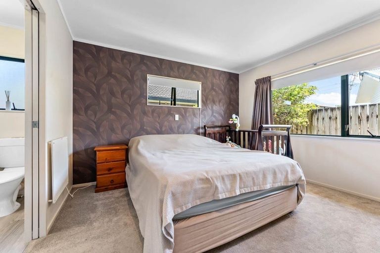 Photo of property in 285 Hobsonville Road, Hobsonville, Auckland, 0618