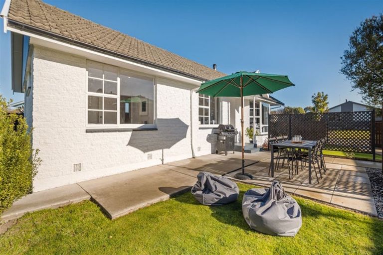Photo of property in 4 Bidwell Place, Hillmorton, Christchurch, 8025
