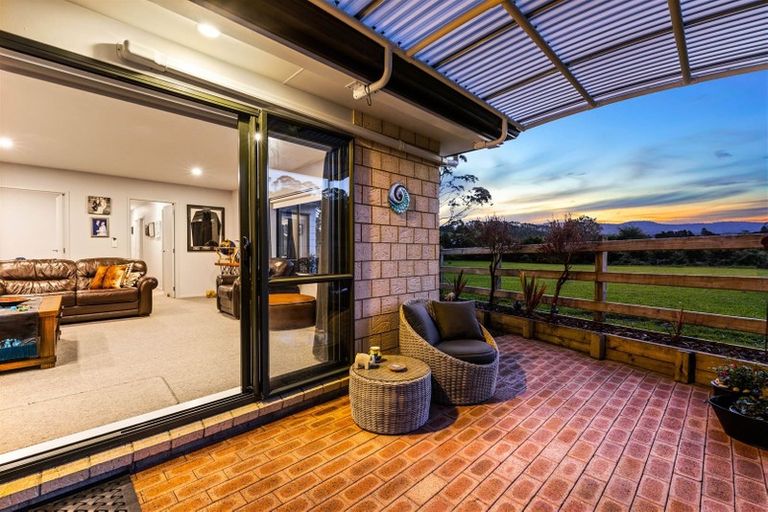 Photo of property in 68 South Kensington Way, Henderson, Auckland, 0612