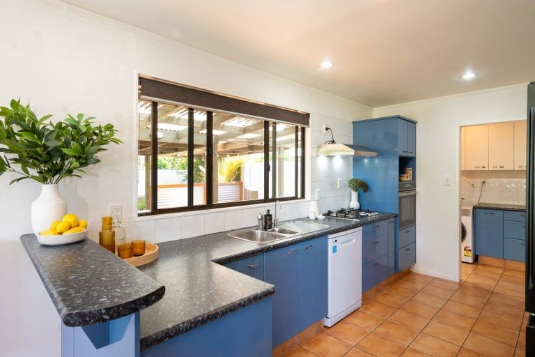Photo of property in 13 Gilmour Place, Taradale, Napier, 4112