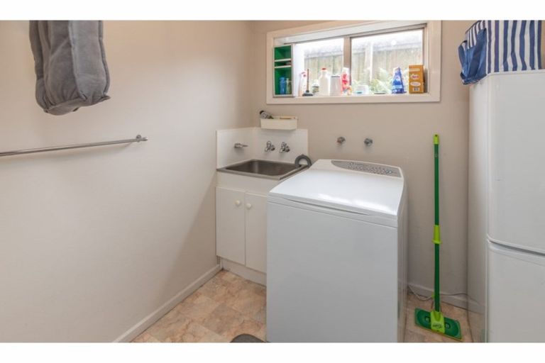 Photo of property in 10a Tracy Place, Redwood, Christchurch, 8051