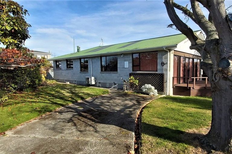Photo of property in 27 Waitikiri Drive, Parklands, Christchurch, 8083