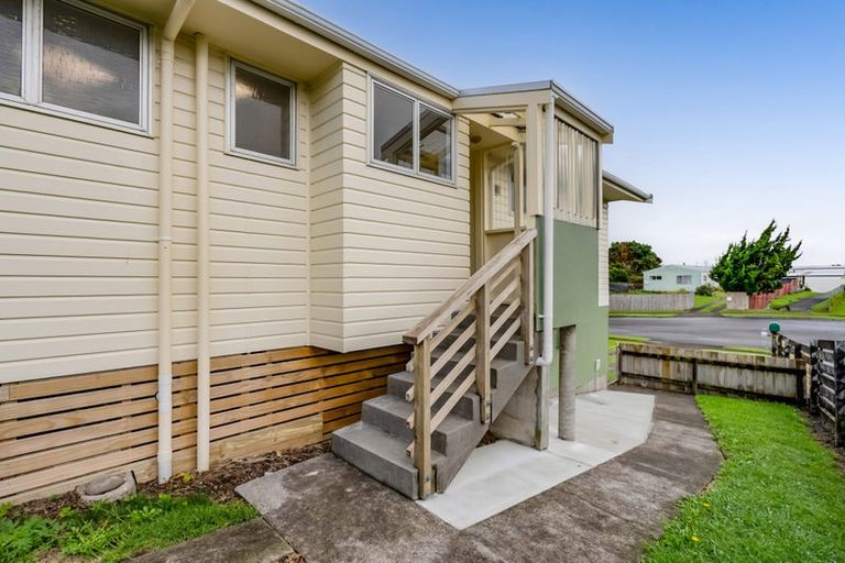 Photo of property in 12 Oleander Place, Bell Block, New Plymouth, 4312