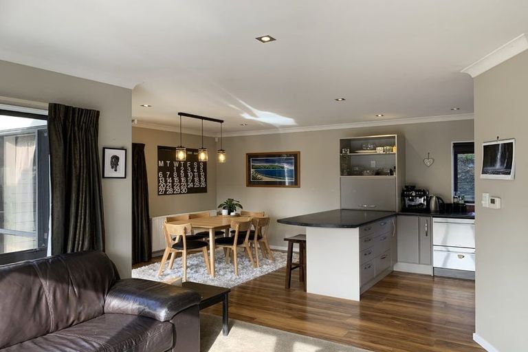 Photo of property in 11 Sylvan Way, Silverstream, Upper Hutt, 5019