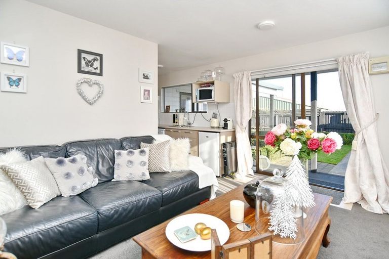 Photo of property in 6 Aspen Place, Parklands, Christchurch, 8083