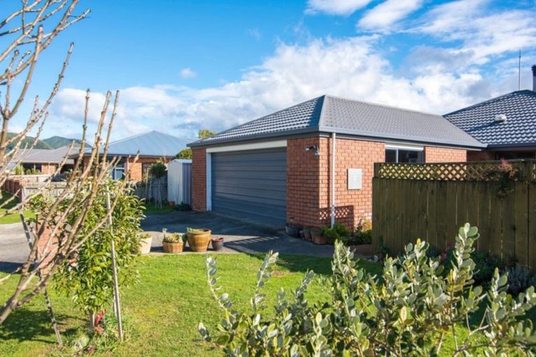 Photo of property in 9 Admiralty Place, Waikawa, Picton, 7220