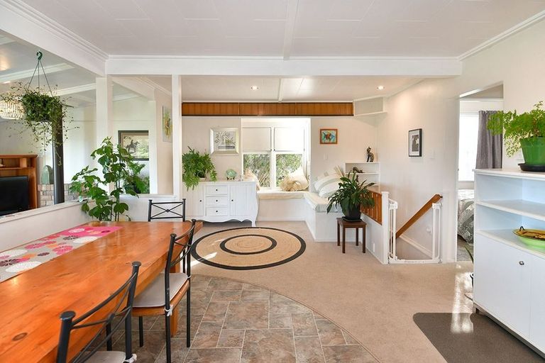 Photo of property in 8 Hillside Crescent, Leigh, 0985