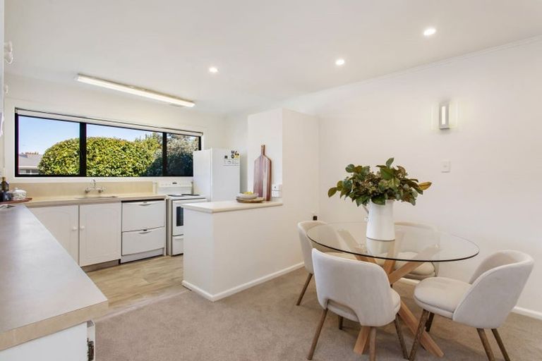 Photo of property in 3 Farnham Place, Ilam, Christchurch, 8041