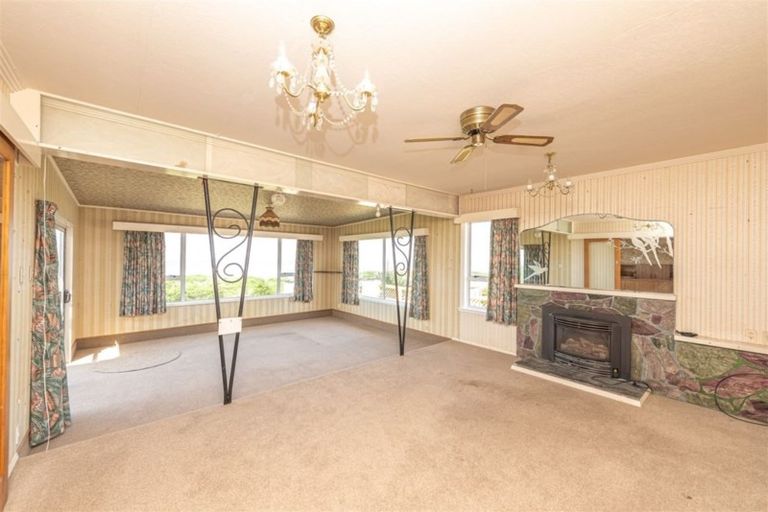 Photo of property in 93 Karaka Street, Castlecliff, Whanganui, 4501