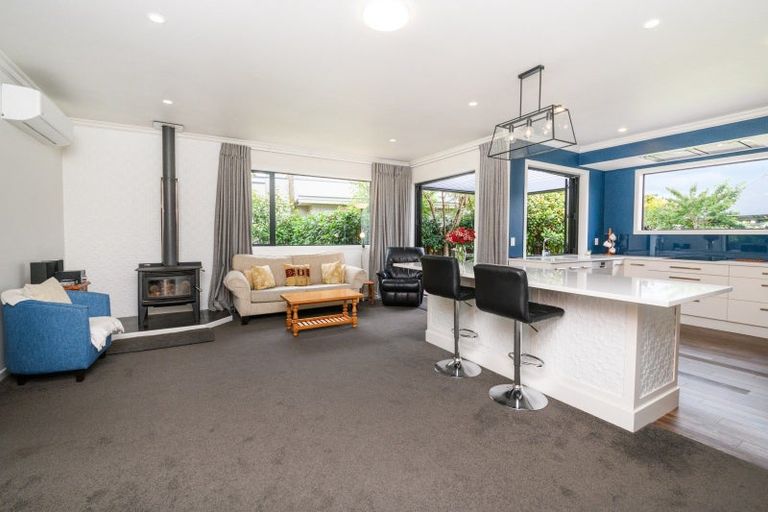 Photo of property in 9 Awatea Terrace, Hokowhitu, Palmerston North, 4410