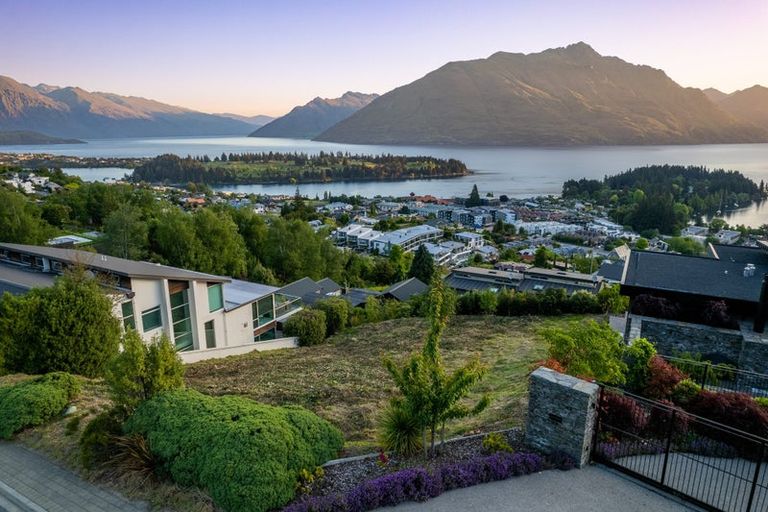 Photo of property in 50 Belfast Terrace, Queenstown, 9300