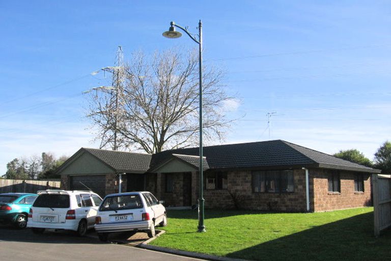 Photo of property in 15 Chancery Close, Hamilton East, Hamilton, 3216