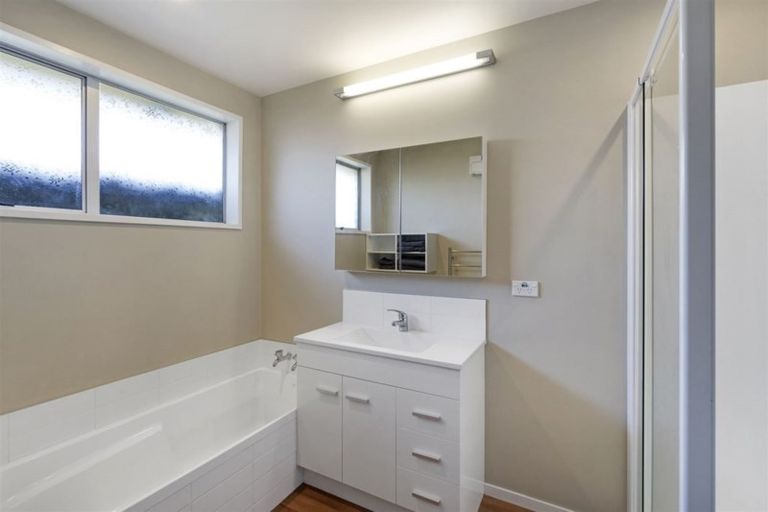 Photo of property in 21b Montclare Avenue, Ilam, Christchurch, 8041