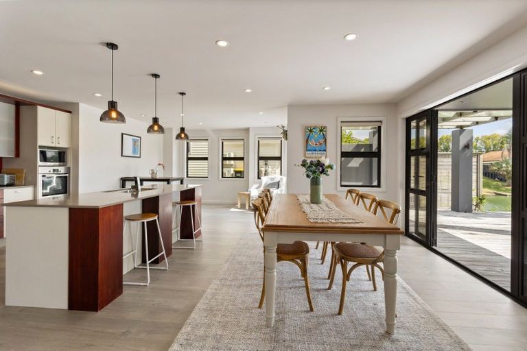 Photo of property in 10 Hei Esplanade, Whitianga, 3510