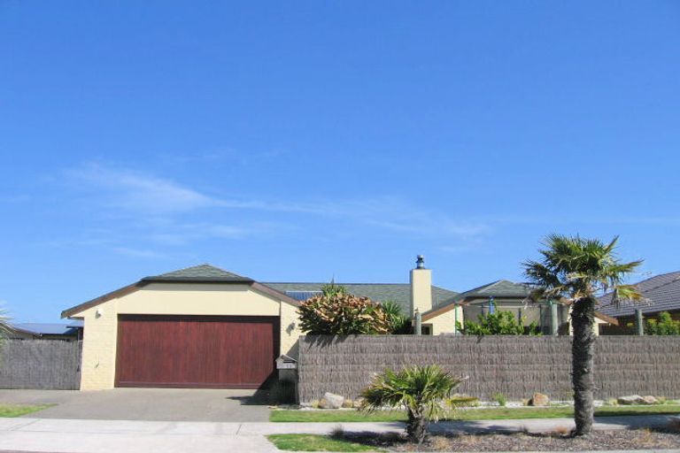 Photo of property in 22 Wairakei Avenue, Papamoa Beach, Papamoa, 3118