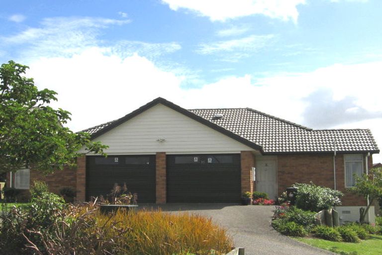 Photo of property in 25 Regents Park Place, Westgate, Auckland, 0614