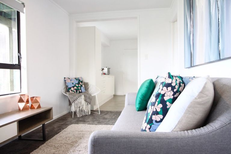 Photo of property in 42 Elliston Crescent, Stanmore Bay, Whangaparaoa, 0932