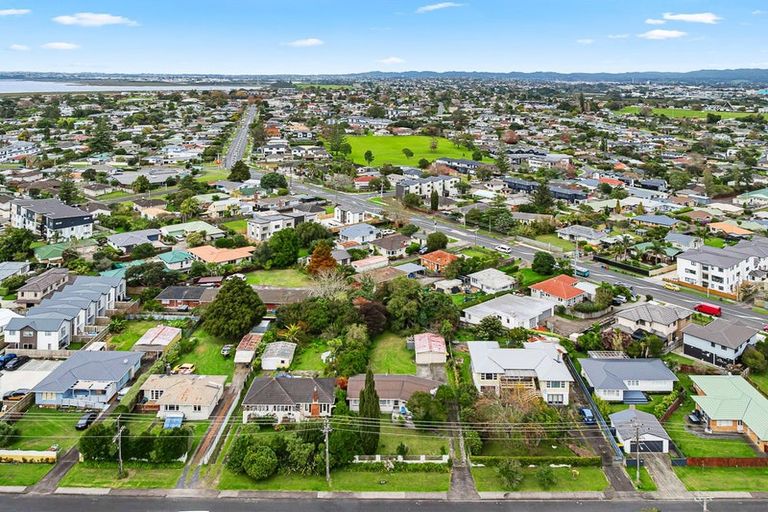Photo of property in 43 Wharf Road, Te Atatu Peninsula, Auckland, 0610