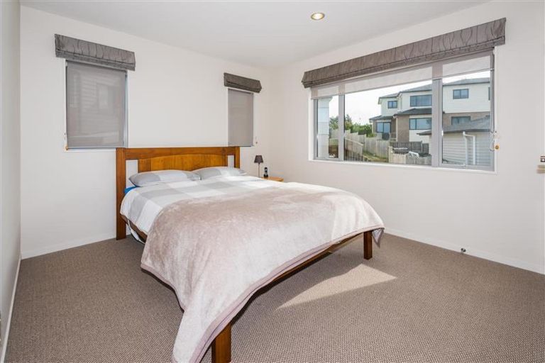 Photo of property in 61 Zara Court, Windsor Park, Auckland, 0632