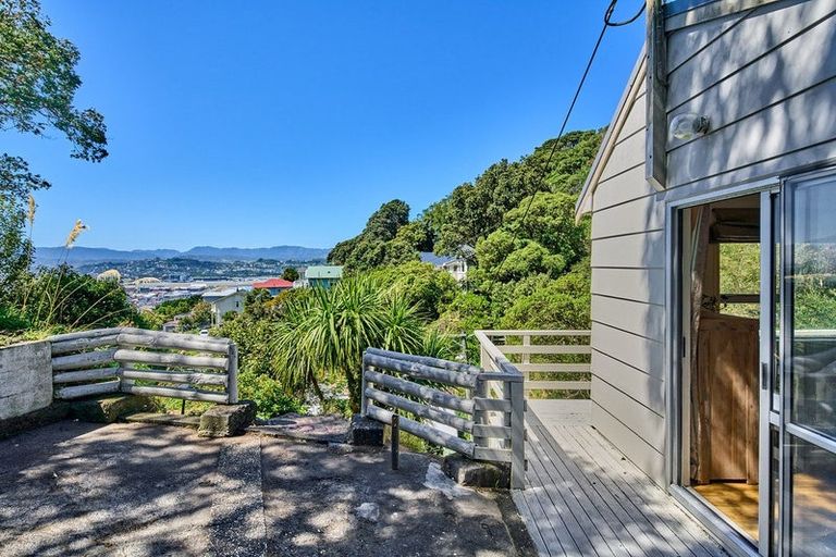 Photo of property in 1/102 Sutherland Road, Melrose, Wellington, 6023