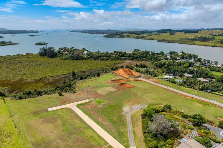 Photo of property in 77 Skudders Beach Road, Kerikeri, 0294