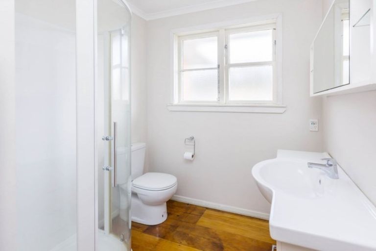 Photo of property in Kauri Flats, 2/1005 Fergusson Drive, Ebdentown, Upper Hutt, 5018