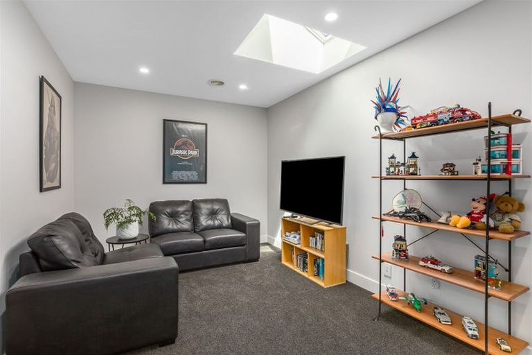 Photo of property in 22 Kowhai Street, Eastbourne, Lower Hutt, 5013