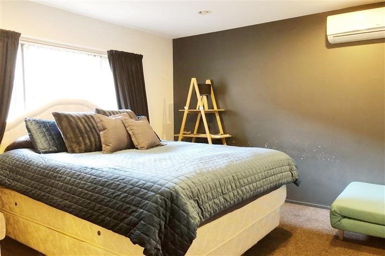 Photo of property in 318 Triangle Road, Massey, Auckland, 0614