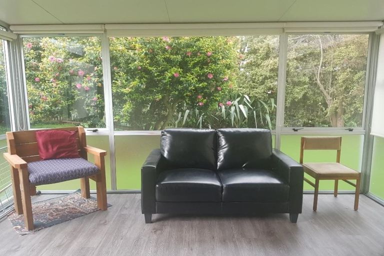 Photo of property in 2/154 Whites Line East, Waiwhetu, Lower Hutt, 5010