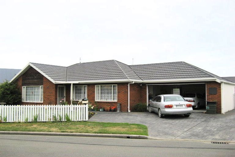 Photo of property in 17 Seascape Gardens, Bromley, Christchurch, 8062