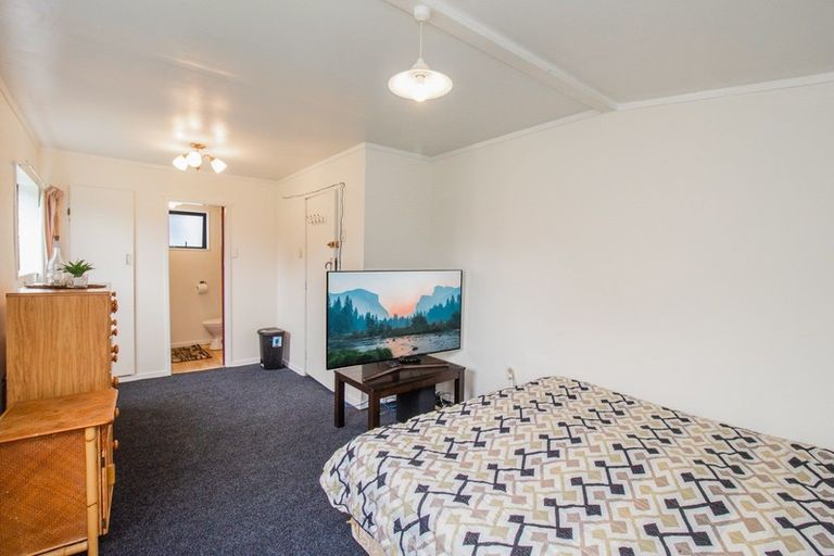 Photo of property in 2 Grayson Avenue, Mangakakahi, Rotorua, 3015