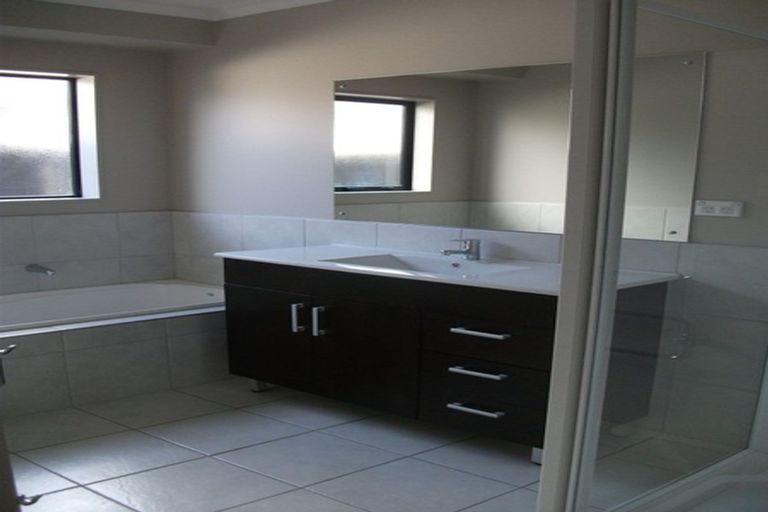 Photo of property in 8 Citron Court, Flat Bush, Auckland, 2016