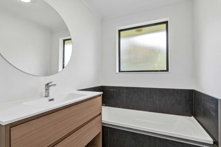 Photo of property in 40 Rona Road, Brixton, Waitara, 4382