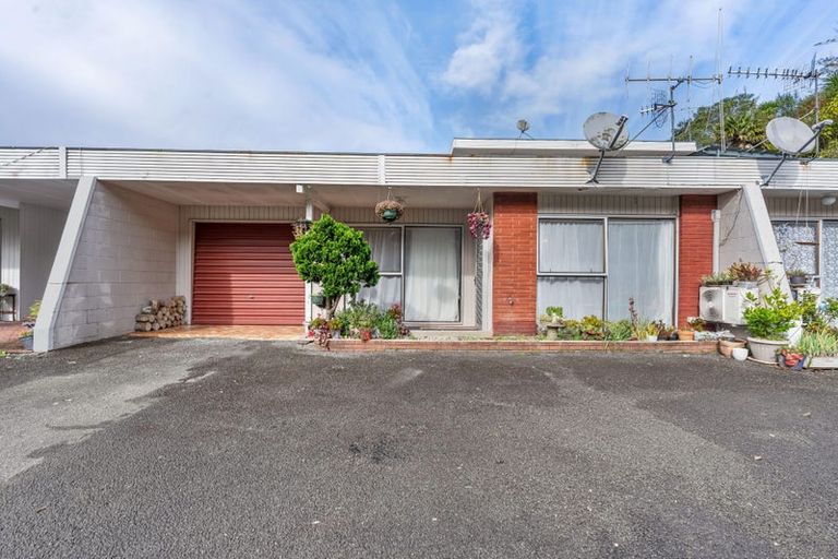 Photo of property in 266-270 Western Hills Drive, Avenues, Whangarei, 0110